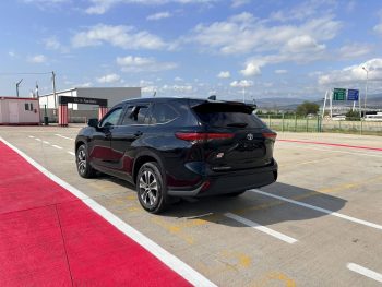 TOYOTA HIGHLANDER XLE