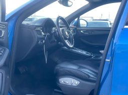 
										Porsche Macan full									