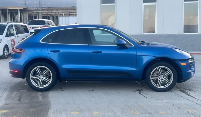 
								Porsche Macan full									