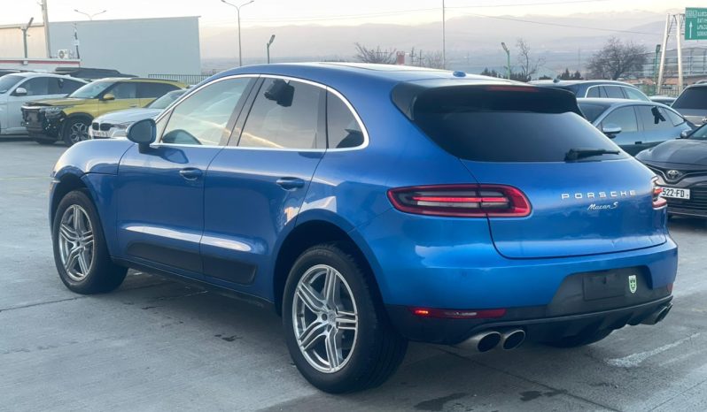 
								Porsche Macan full									