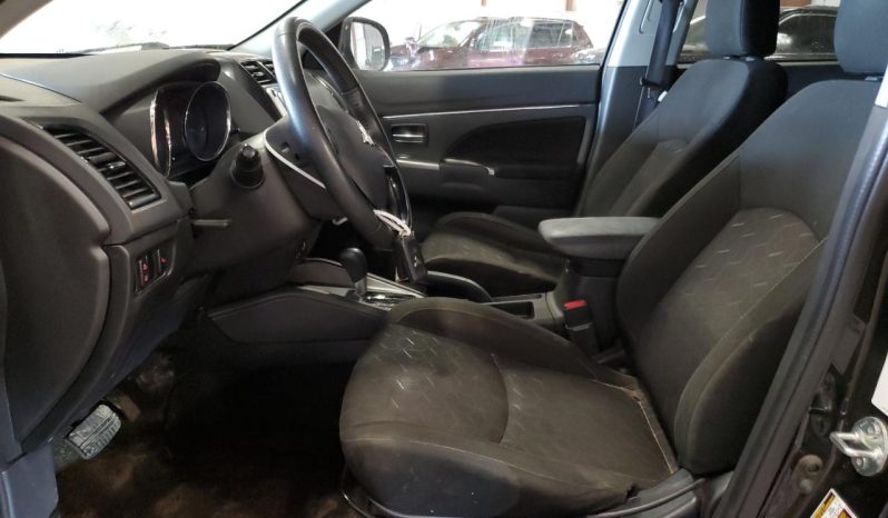 
								2021 Mitsubishi Outlander full									