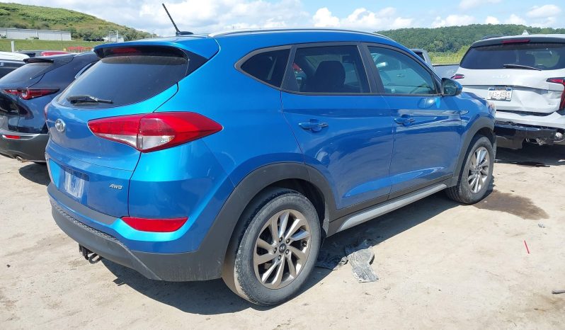 
								Hyundai Tucson full									