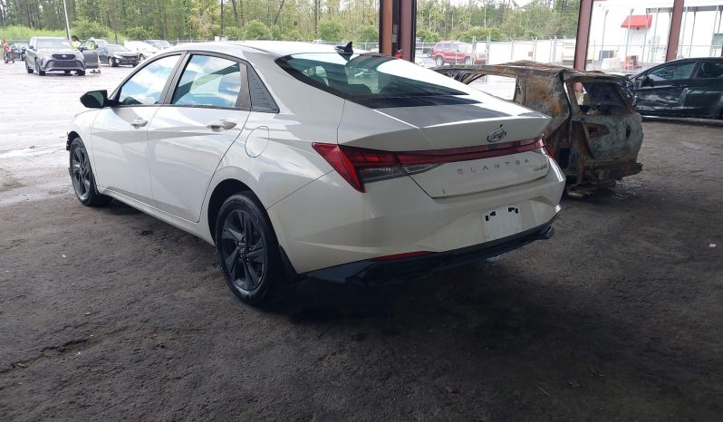 
								HYUNDAI ELANTRA full									