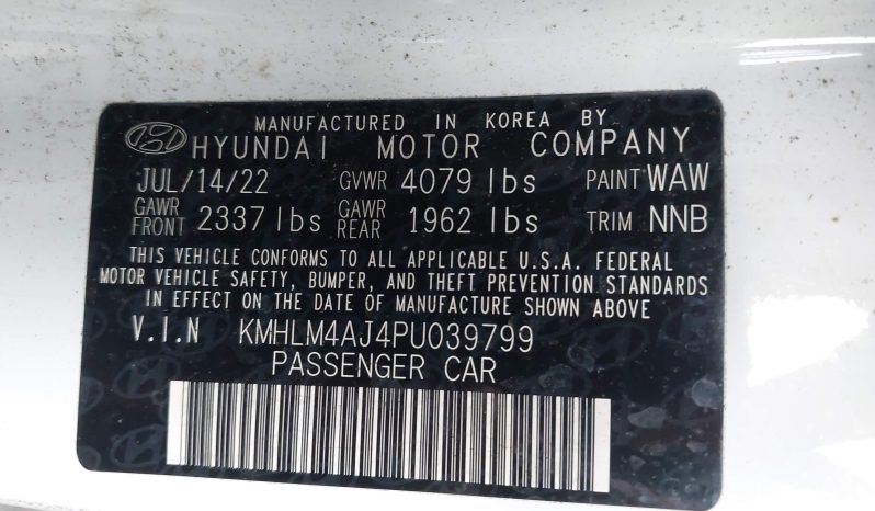 
								HYUNDAI ELANTRA full									