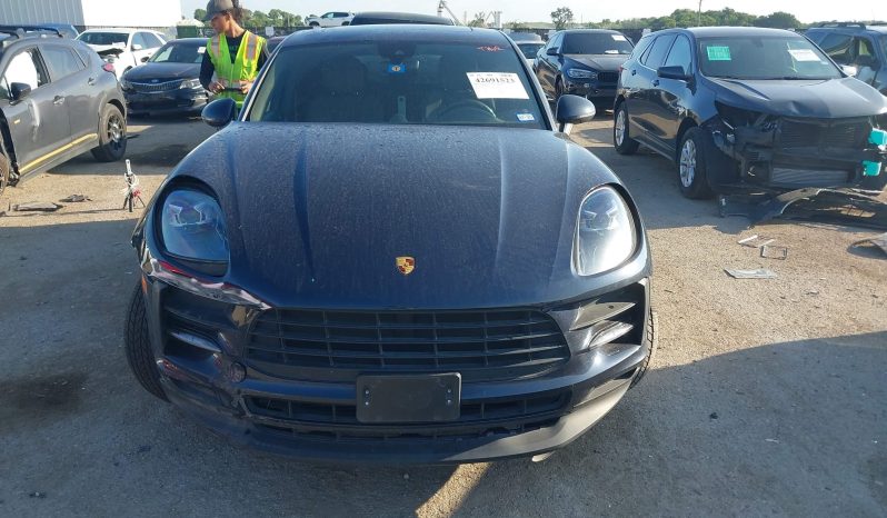 
								Porsche Macan full									