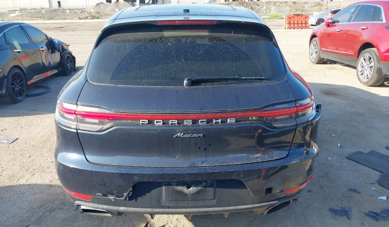 
								Porsche Macan full									