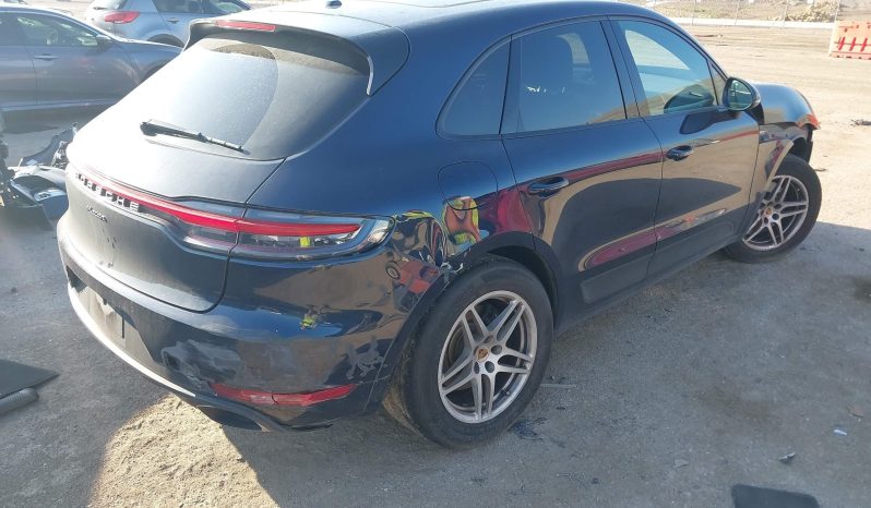 
								Porsche Macan full									