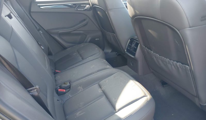 
								Porsche Macan full									
