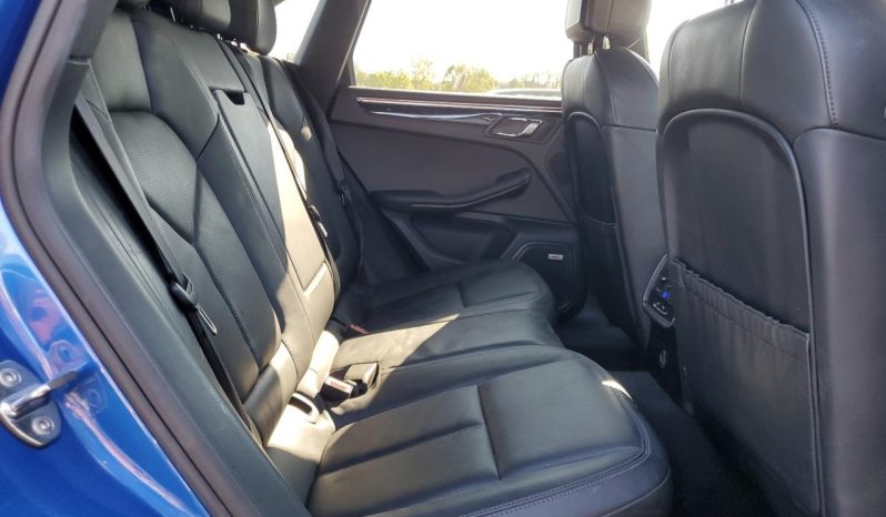 
								Porsche Macan full									
