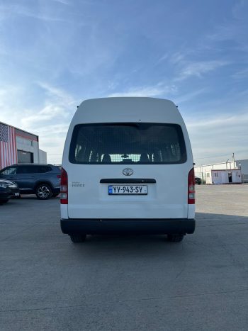 TOYOTA HIACE
