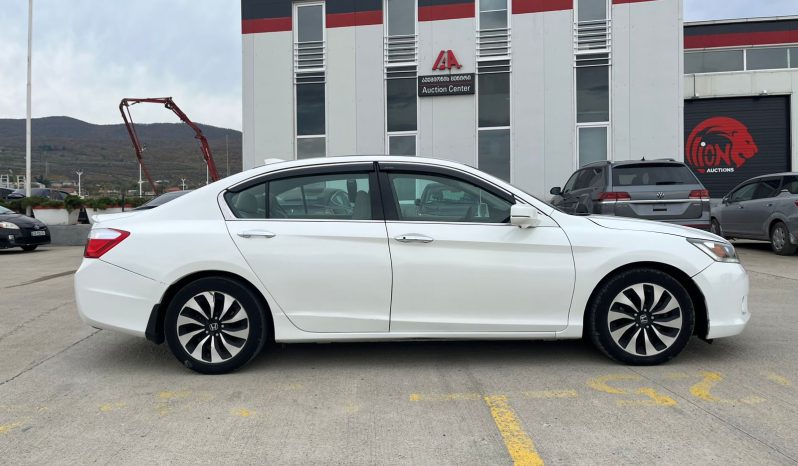 
								HONDA ACCORD HYBRID full									