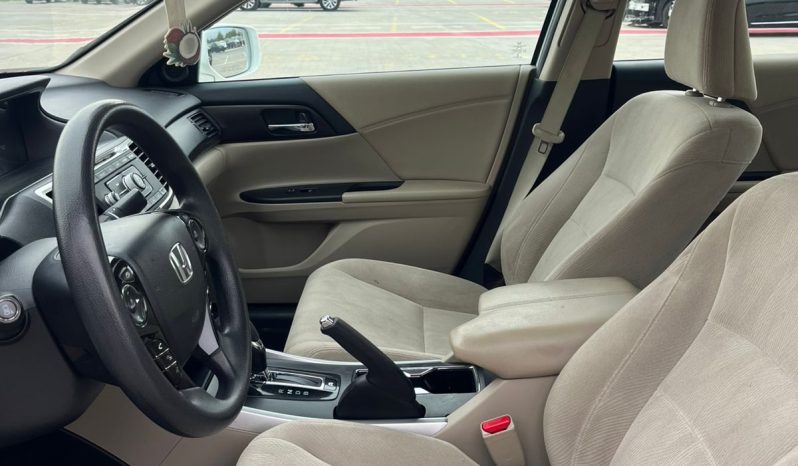 
								HONDA ACCORD HYBRID full									