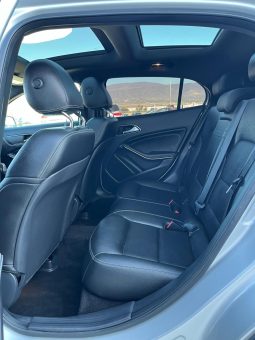 
										Mercedes-Benz GLA full									