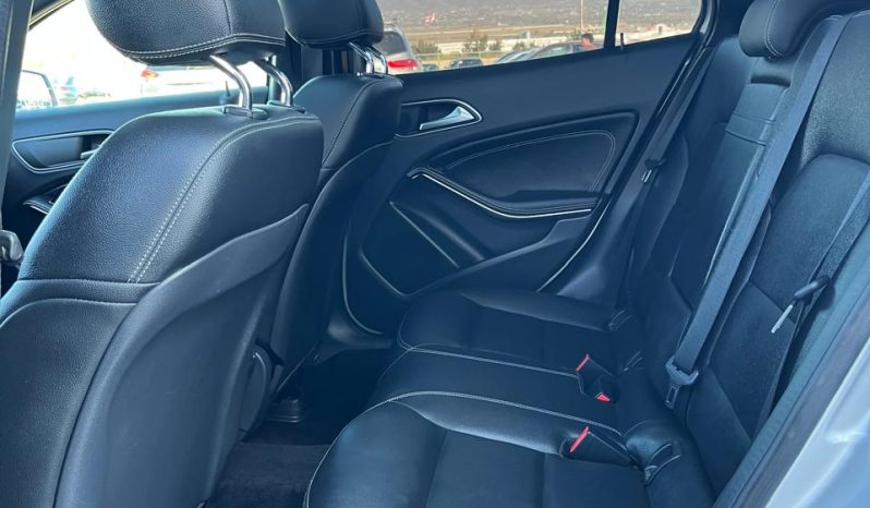 
								Mercedes-Benz GLA full									