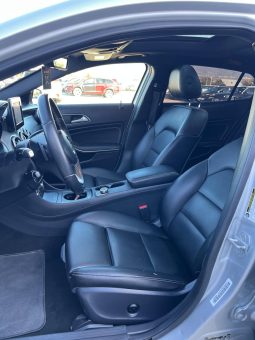 
										Mercedes-Benz GLA full									