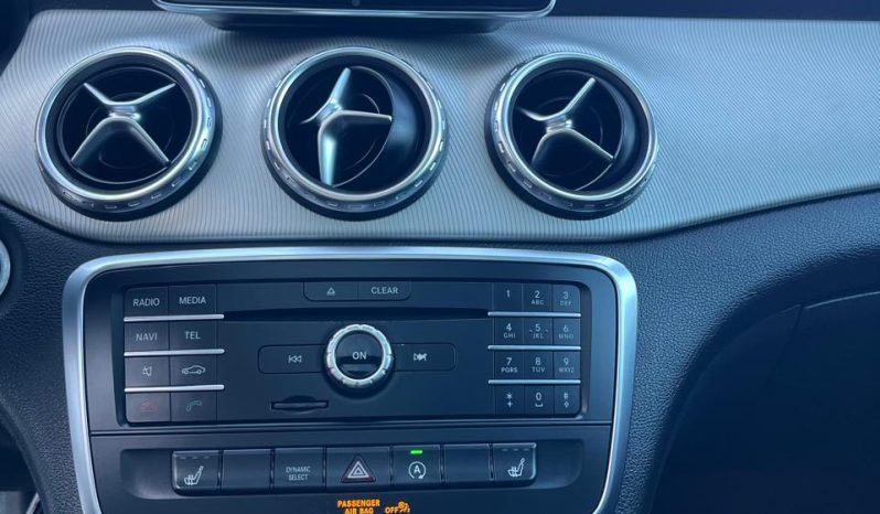 
								Mercedes-Benz GLA full									