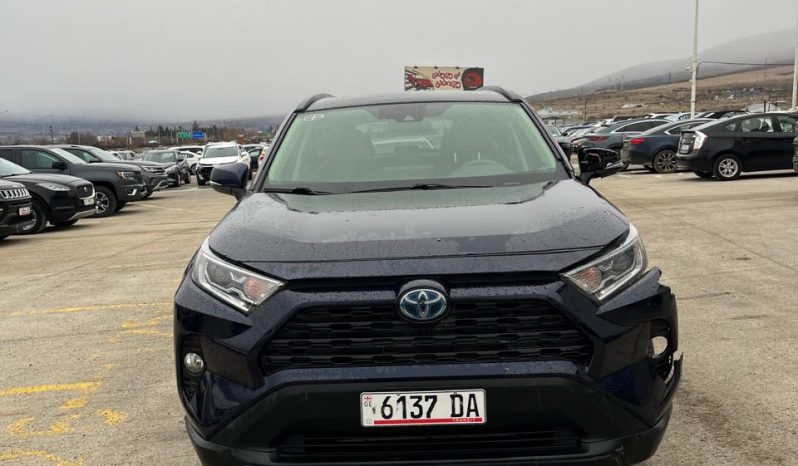 
								Toyota RAV4 full									