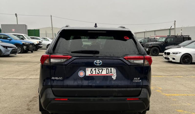 
								Toyota RAV4 full									