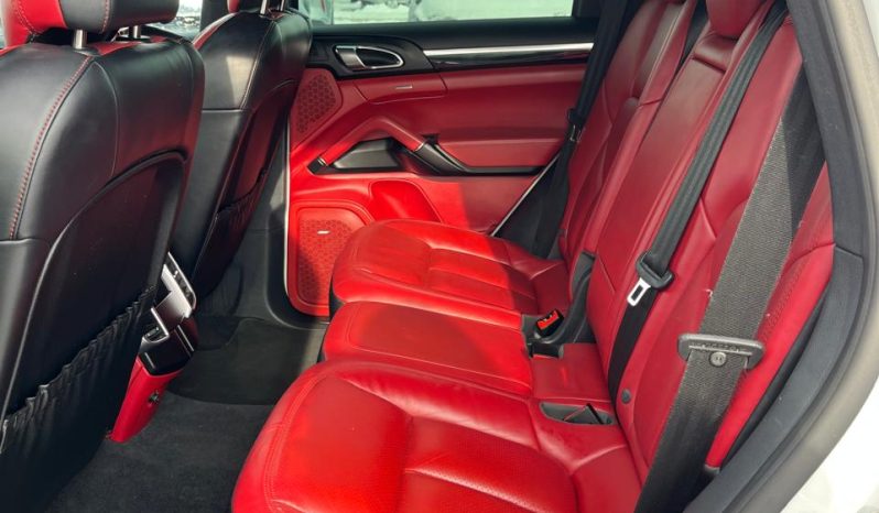 
								Porsche Cayenne full									