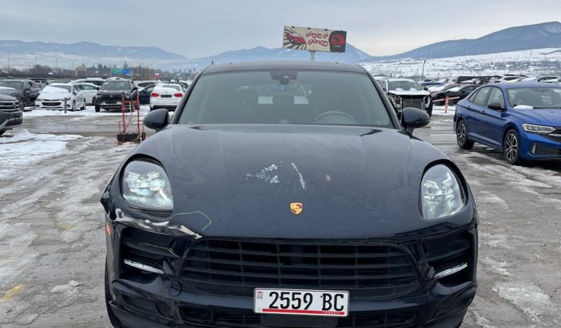 
								Porsche Macan full									