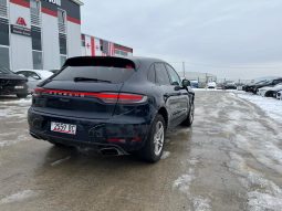 
										Porsche Macan full									
