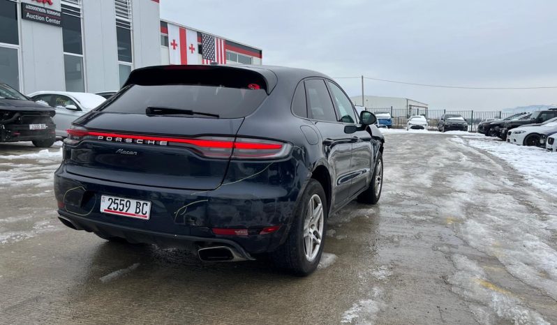 
								Porsche Macan full									