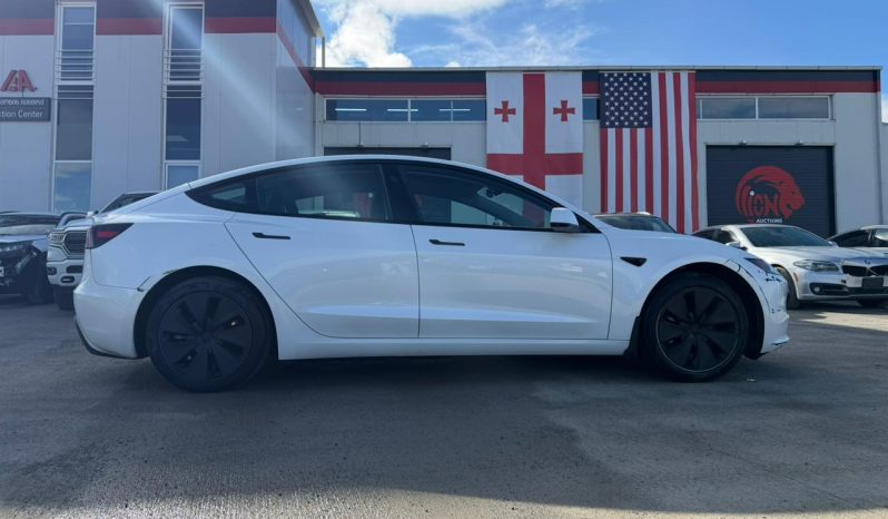 
								Tesla MODEL 3 full									