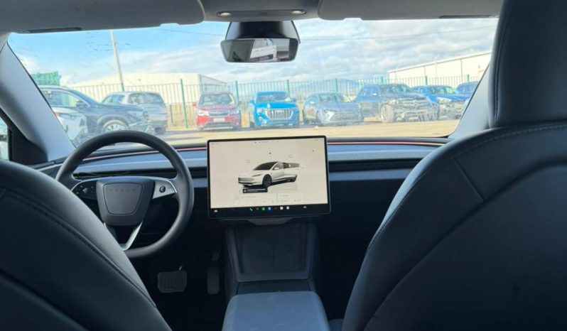 
								Tesla MODEL 3 full									