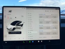 
										Tesla MODEL 3 full									