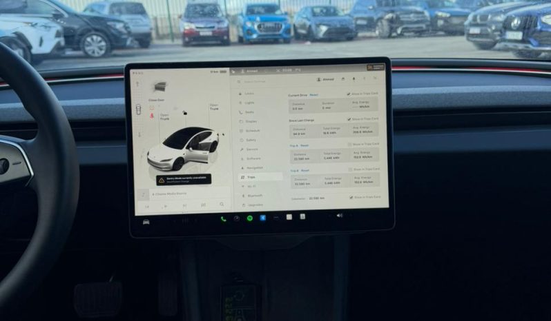 
								Tesla MODEL 3 full									