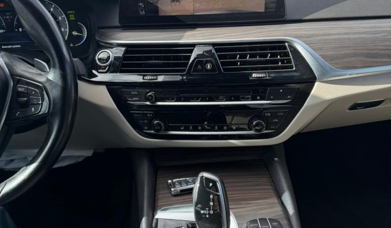 
								2017 BMW 5 Series full									