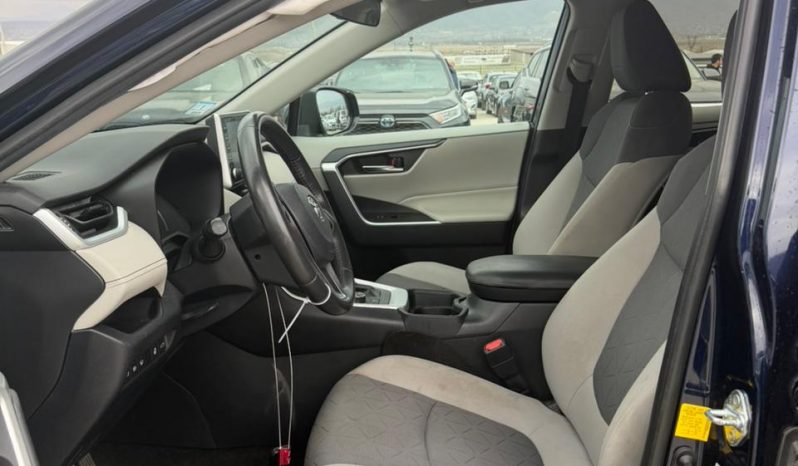 
								2020 Toyota RAV4 full									