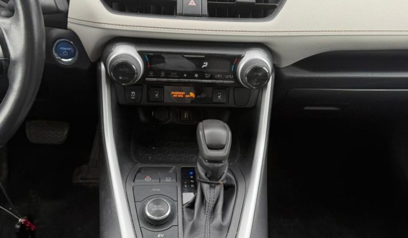 
								2020 Toyota RAV4 full									