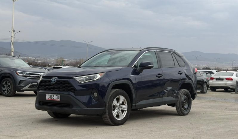 
								2020 Toyota RAV4 full									