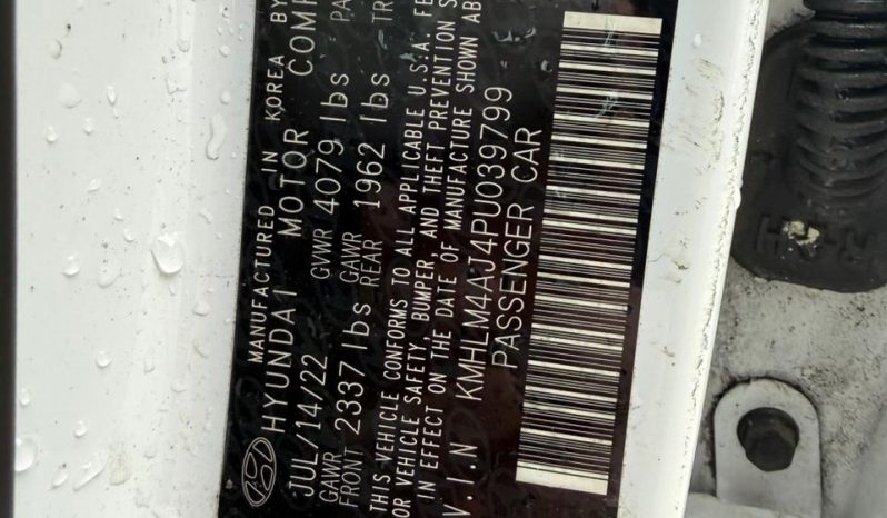 
								HYUNDAI ELANTRA full									