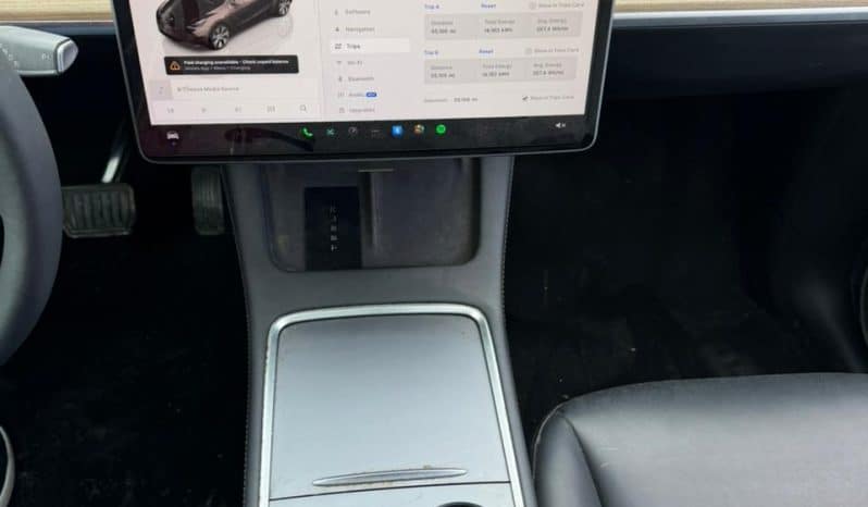 
								Tesla MODEL Y full									