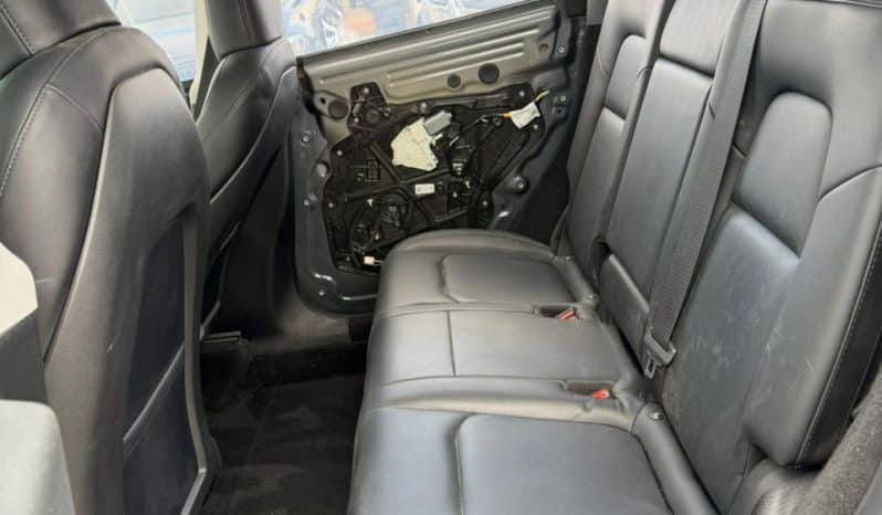 
								Tesla MODEL Y full									