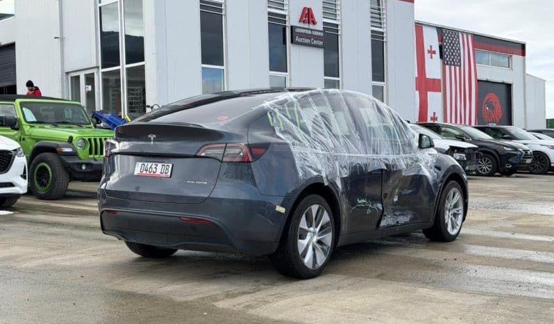 
								Tesla MODEL Y full									