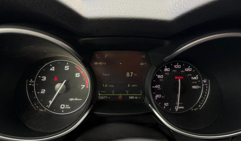 
								Alfa Romeo Stelvio full									