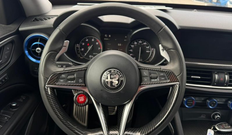 
								Alfa Romeo Stelvio full									