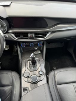 
										Alfa Romeo Stelvio full									