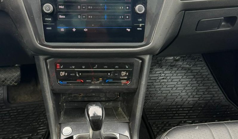 
								Volkswagen Tiguan full									