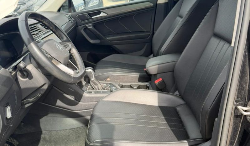 
								Volkswagen Tiguan full									