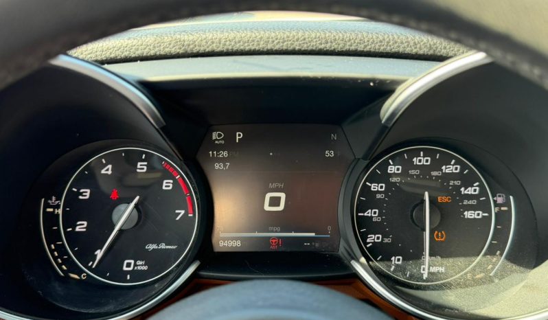 
								Alfa Romeo Giulia full									