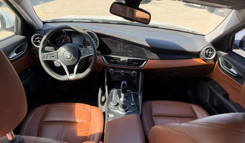 
								Alfa Romeo Giulia full									