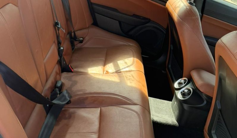 
								Alfa Romeo Giulia full									