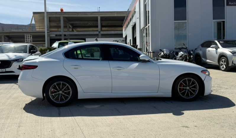 
								Alfa Romeo Giulia full									