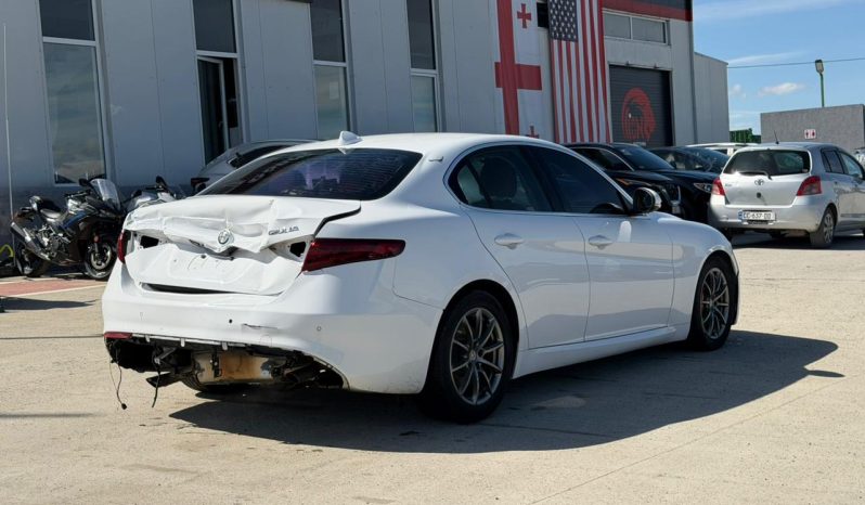 
								Alfa Romeo Giulia full									