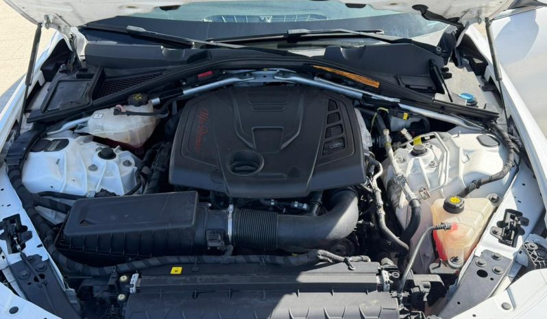 
								Alfa Romeo Giulia full									