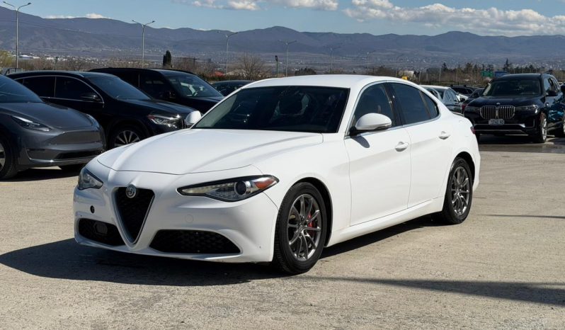 
								Alfa Romeo Giulia full									